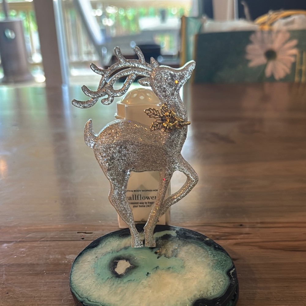 Bath & Body Works Wallflowers Whimsical Silver and Gold Reindeer